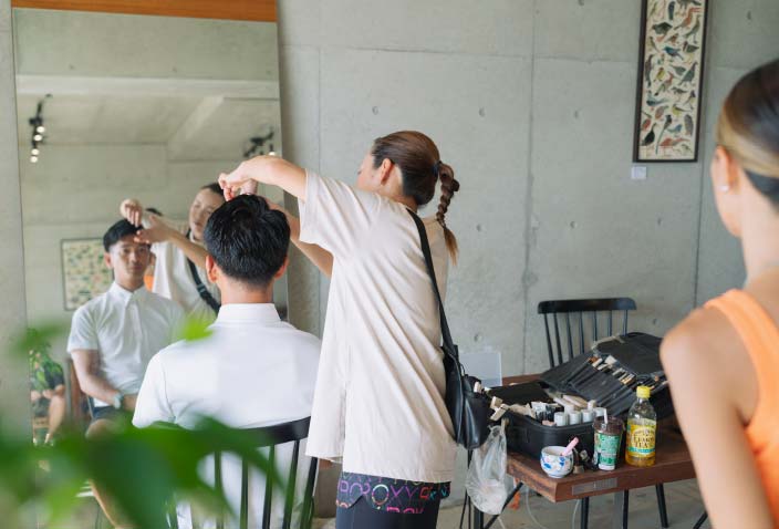 シャワー&休憩後、陸用のヘアメイク、衣装にお着替え